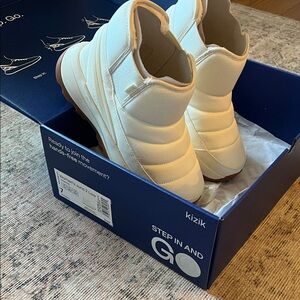 Kizik Women's Cream Winter Boots